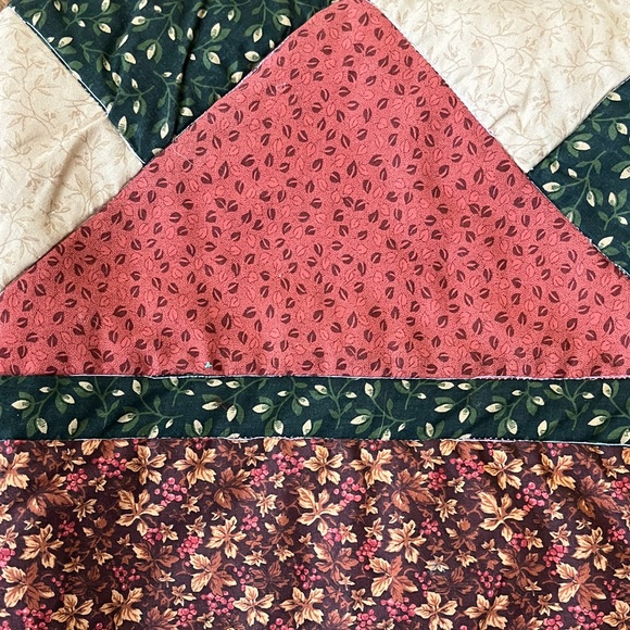 Beautiful handmade quilted table runner. Fall colors. Geometric pattern - Picture 6 of 6